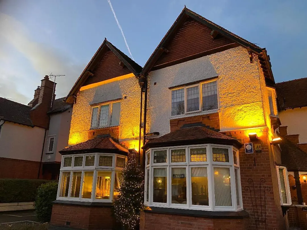 Chester House Guest House 5*,